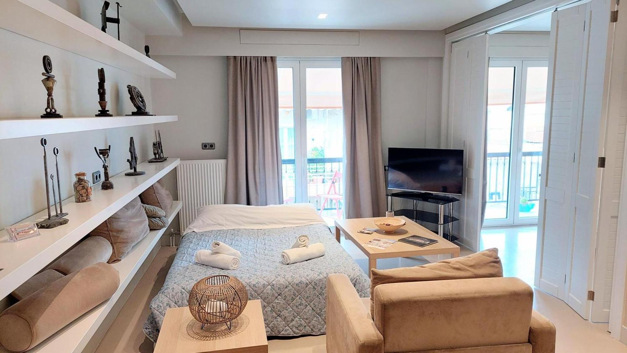 Luxurious Minimal Apartment In Acropolis Афіни Екстер'єр фото