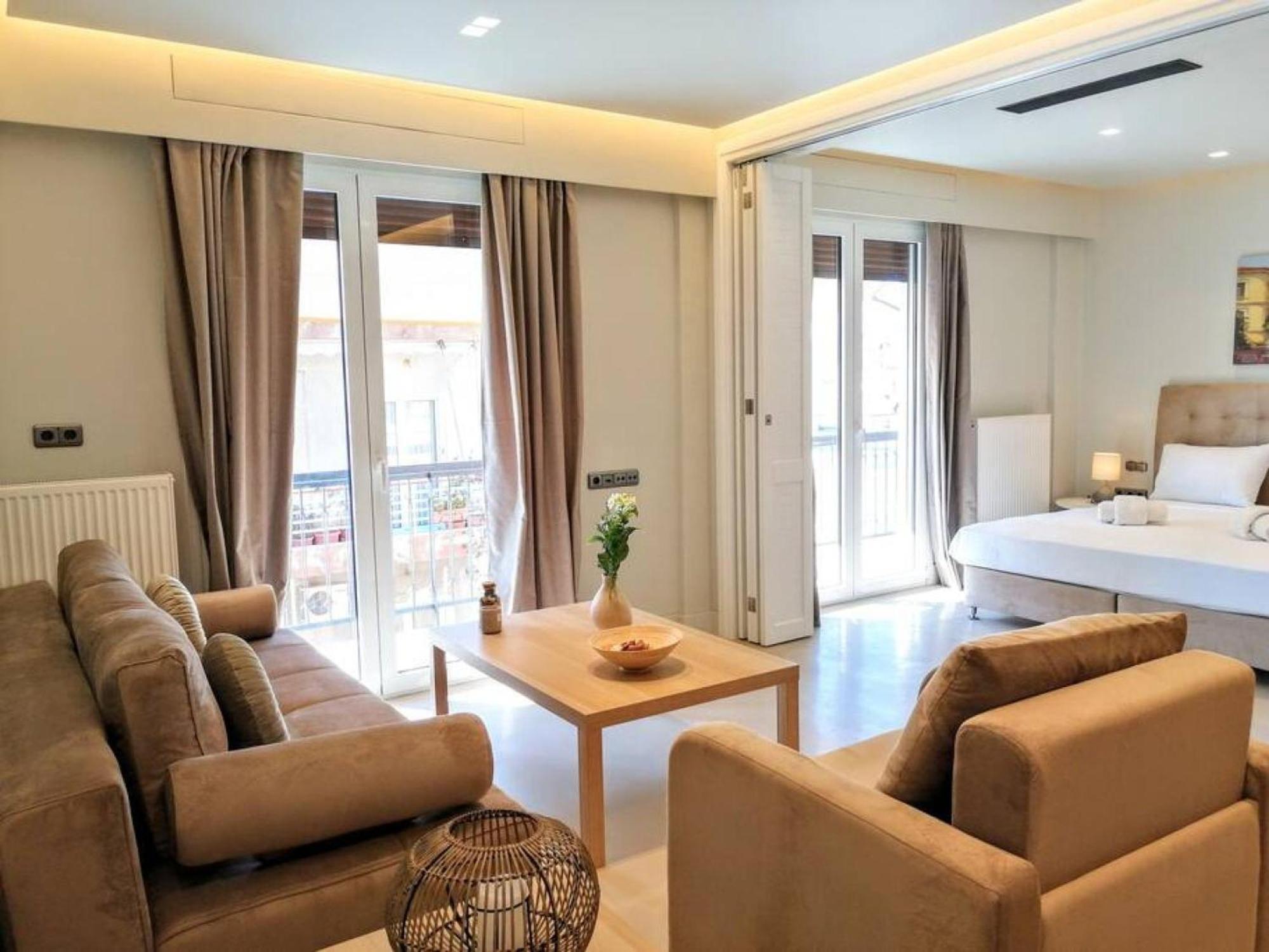 Luxurious Minimal Apartment In Acropolis Афіни Екстер'єр фото